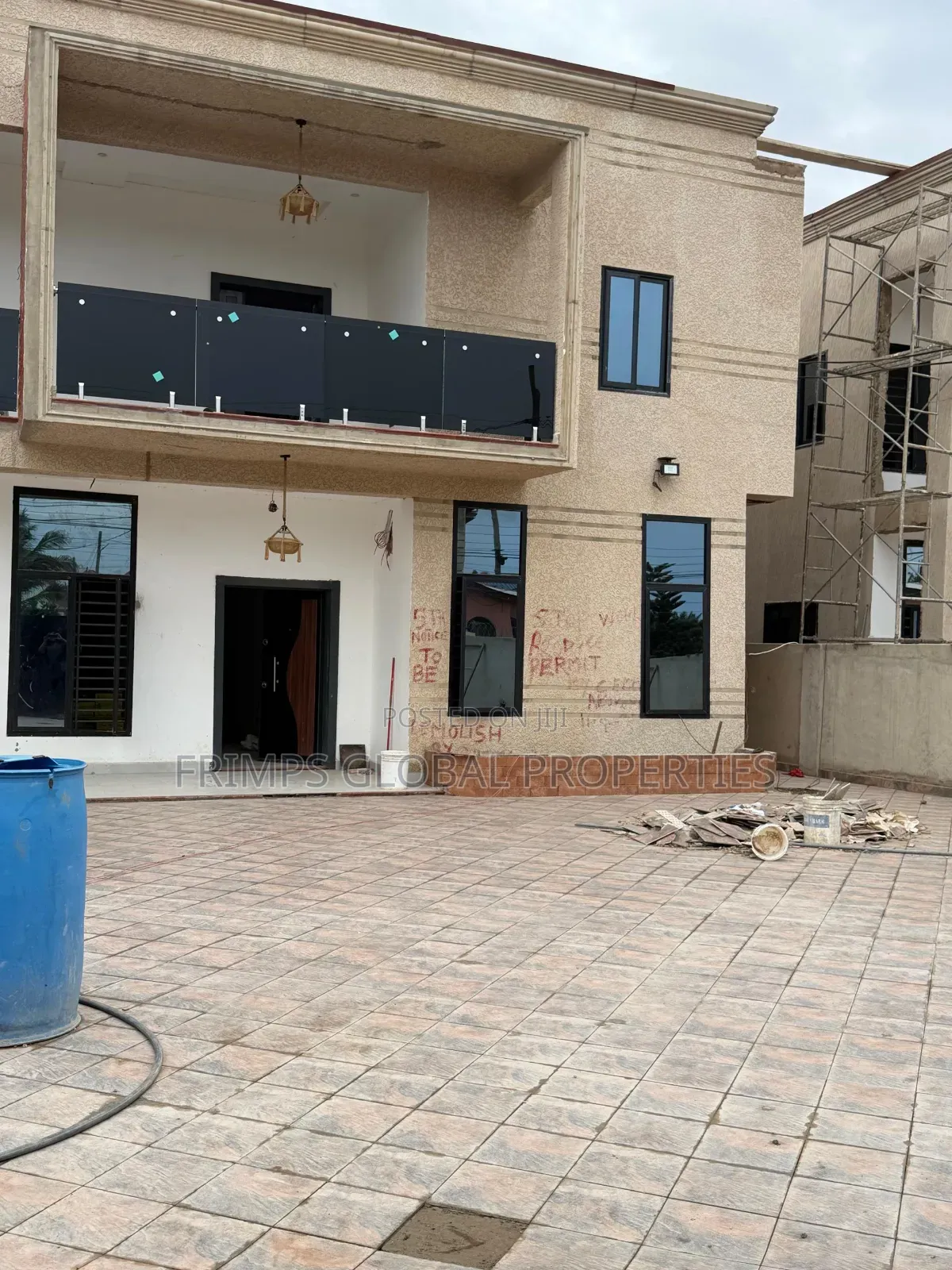 5bdrm House in Accra Metropolitan for sale