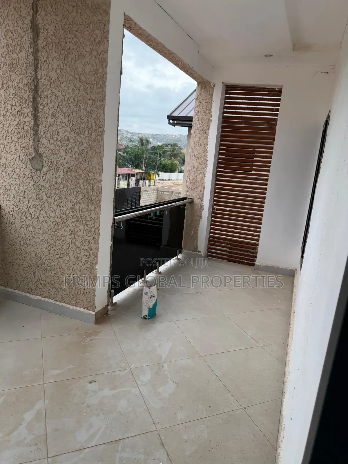 5bdrm House in Accra Metropolitan for sale