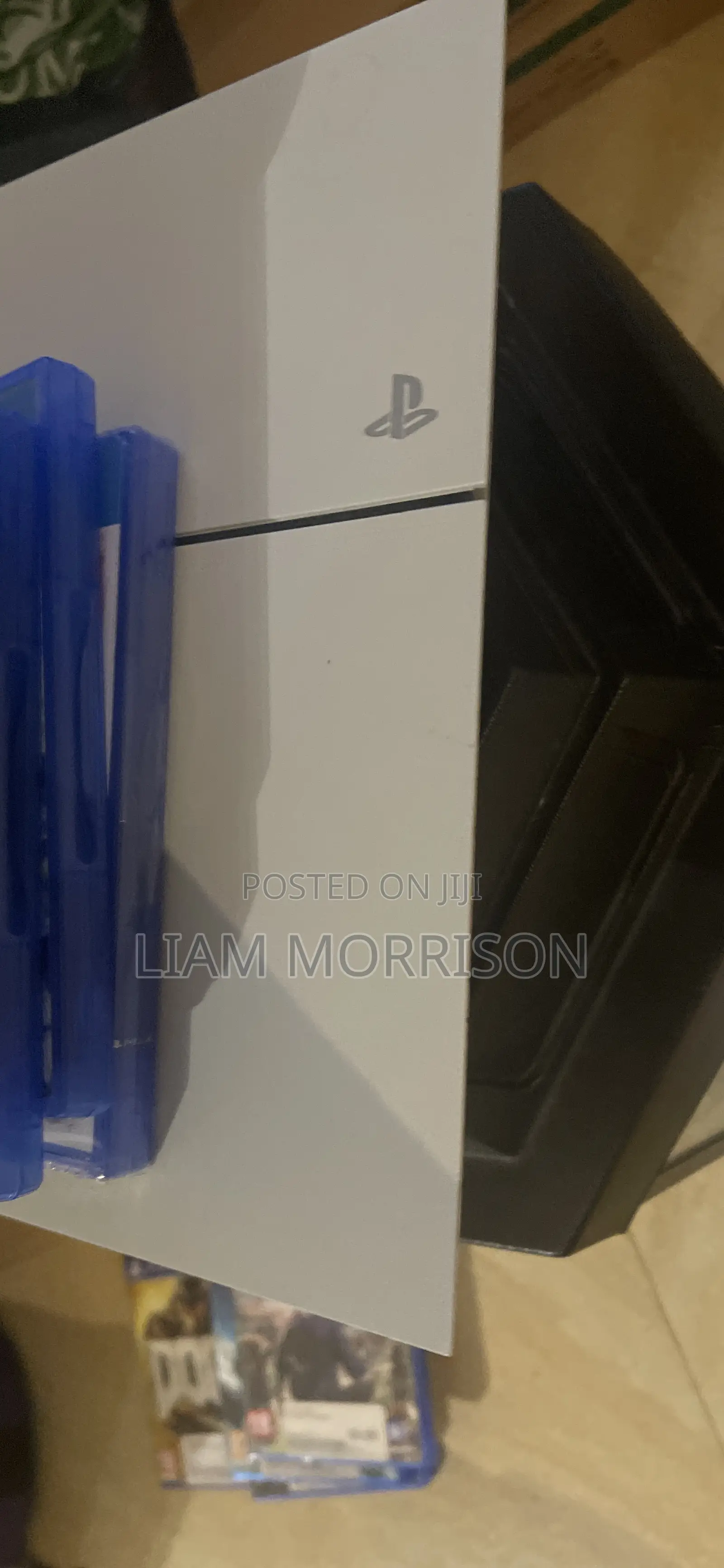 Sony Playstation 4 With 1 Game (White) Uk Brought