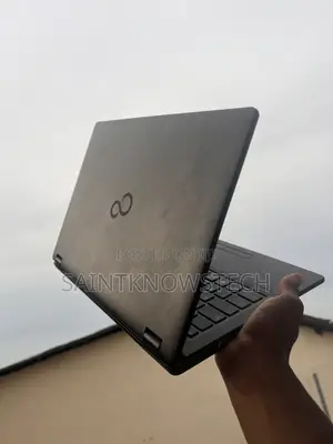 Laptop Fujitsu Lifebook E546 8GB Intel Core i5 SSD 250GB