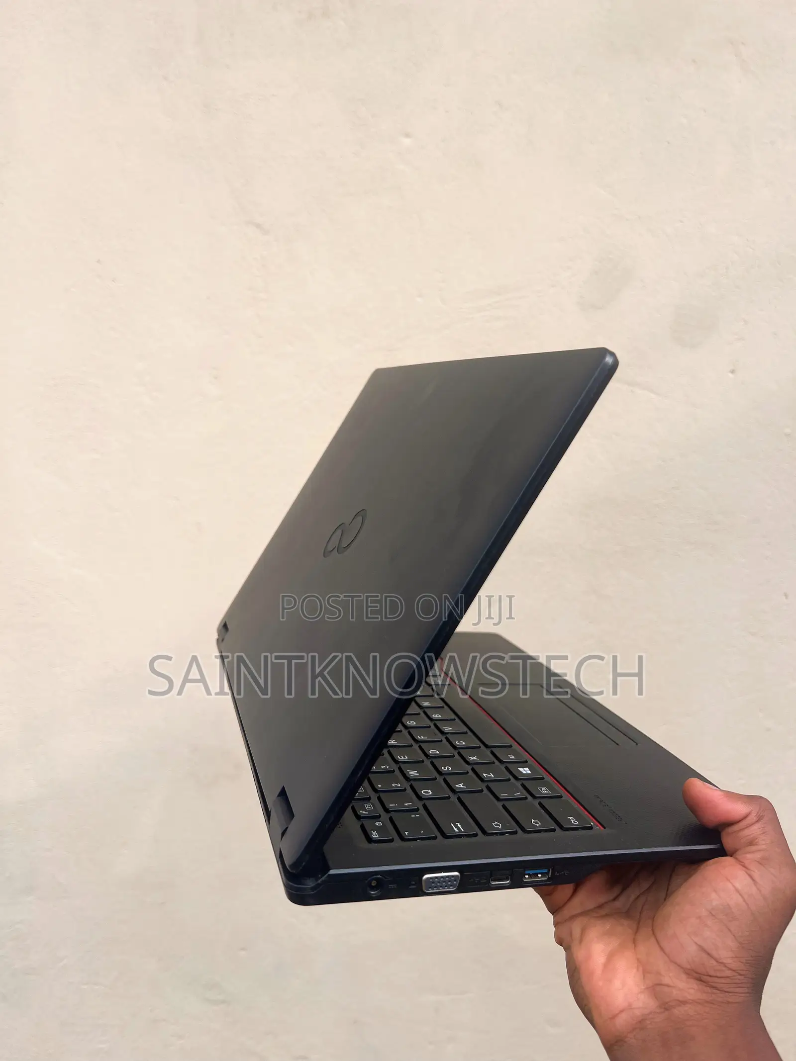 Laptop Fujitsu Lifebook E546 8GB Intel Core i5 SSD 250GB