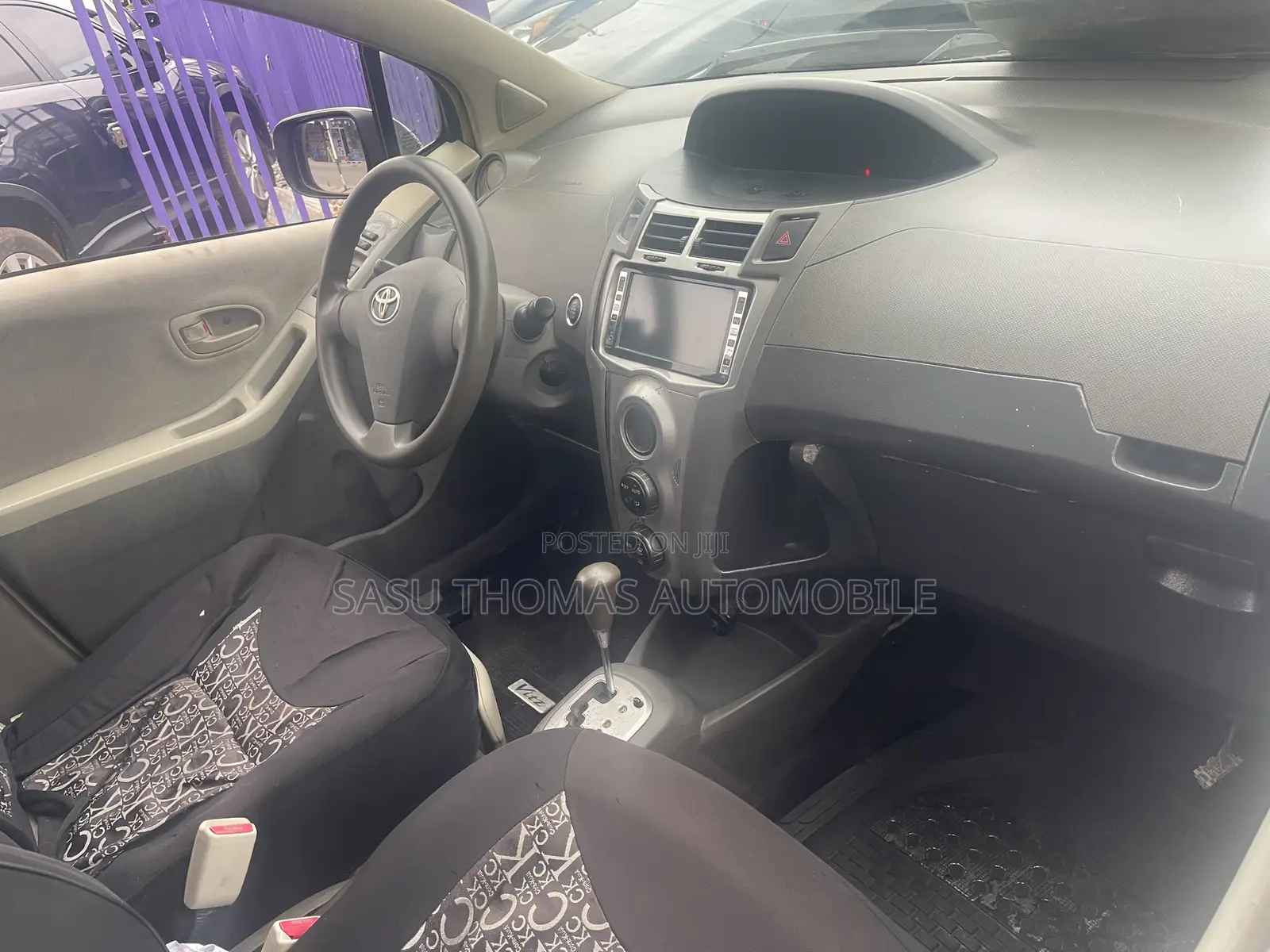 Toyota Vitz 2010 Black