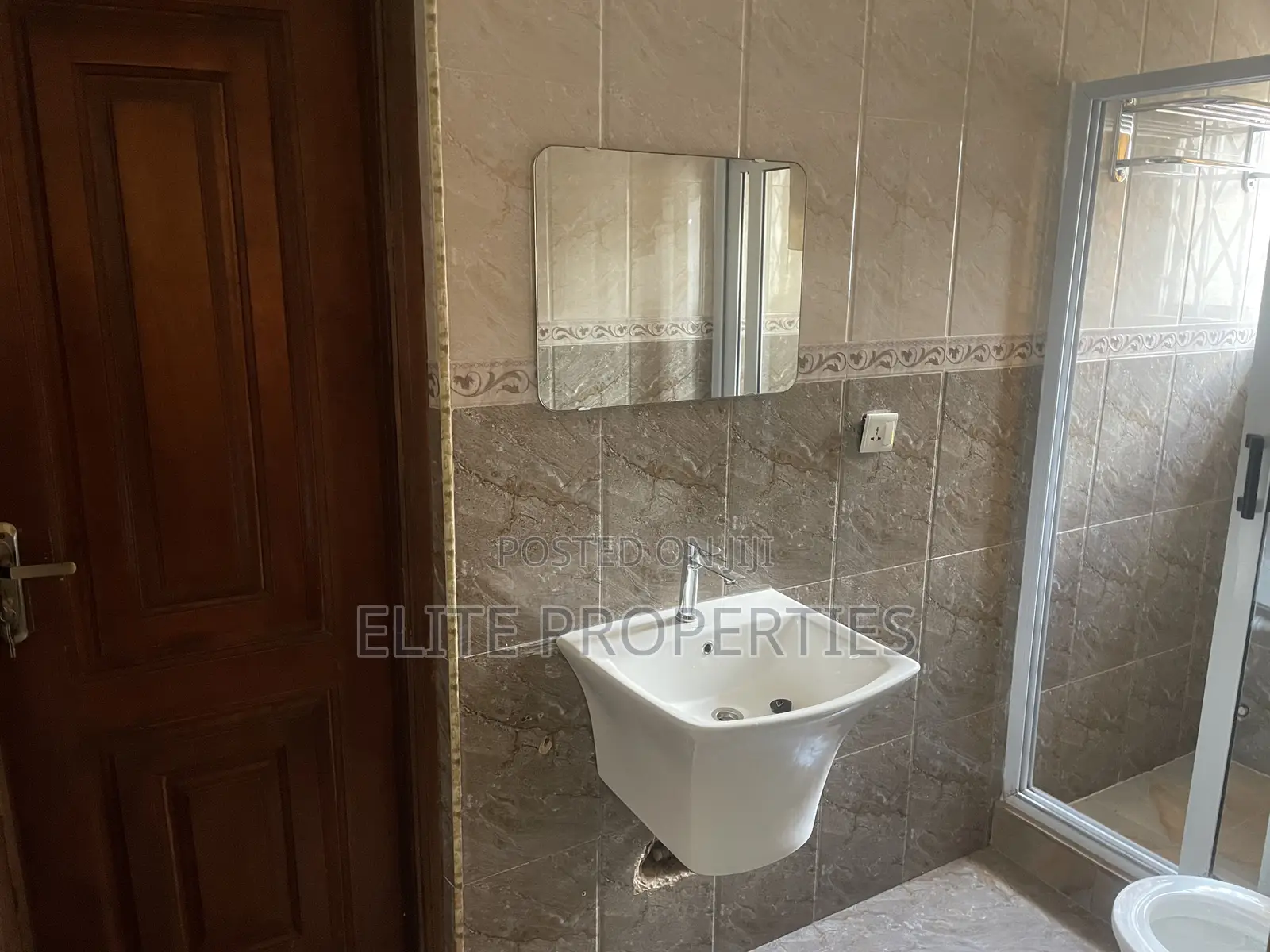 3bdrm House in Sky Junction, Dawhenya for rent