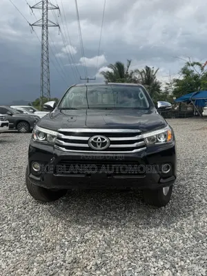 Toyota Hilux 2016 Black