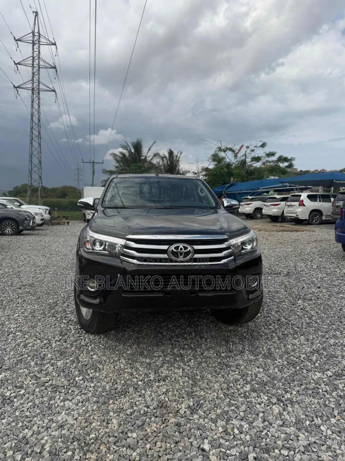 Toyota Hilux 2016 Black