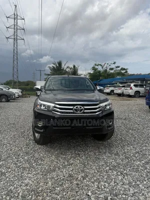 Toyota Hilux 2016 Black