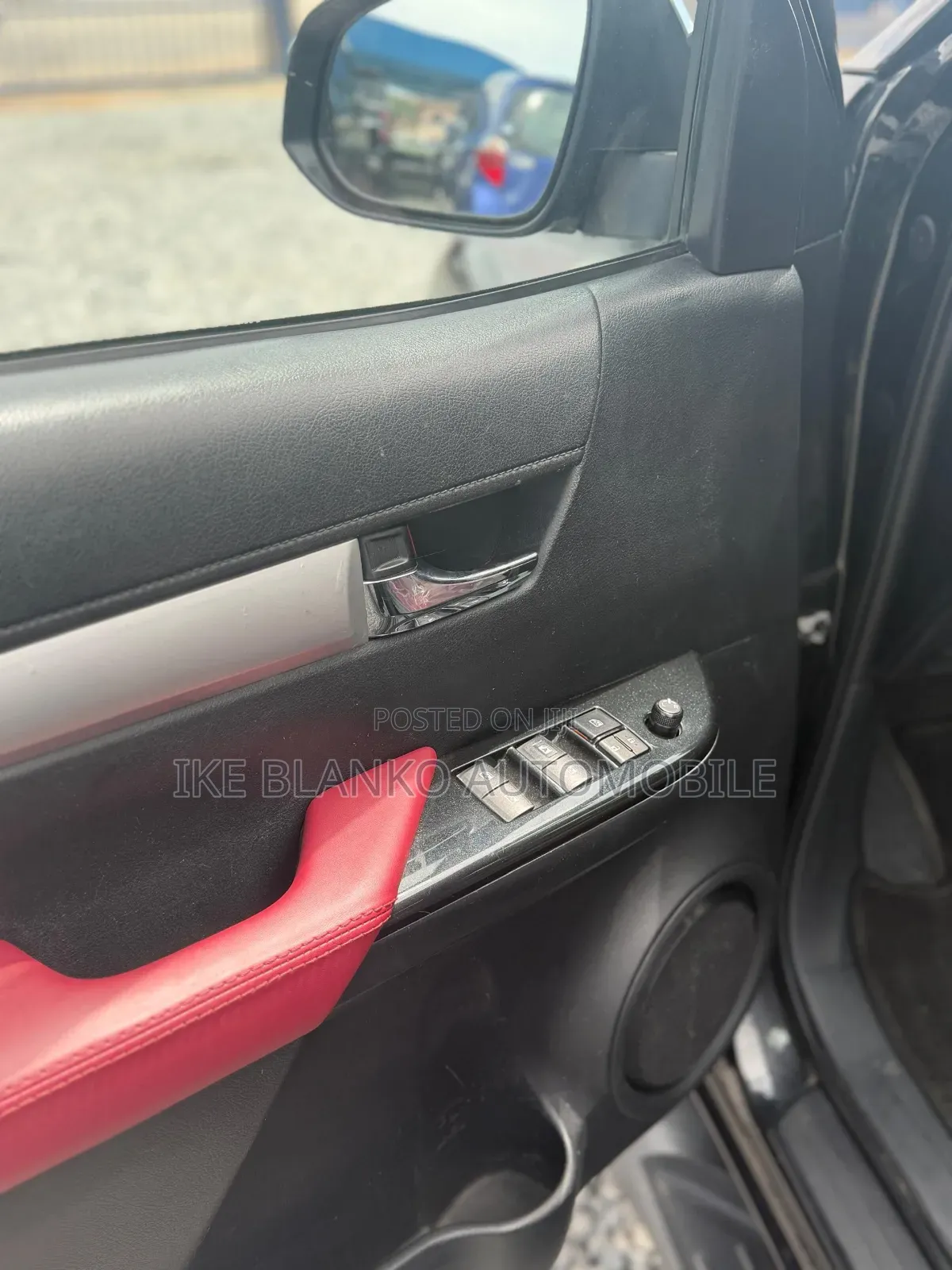 Toyota Hilux 2016 Black