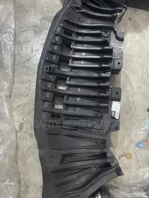 W204 Under Cover