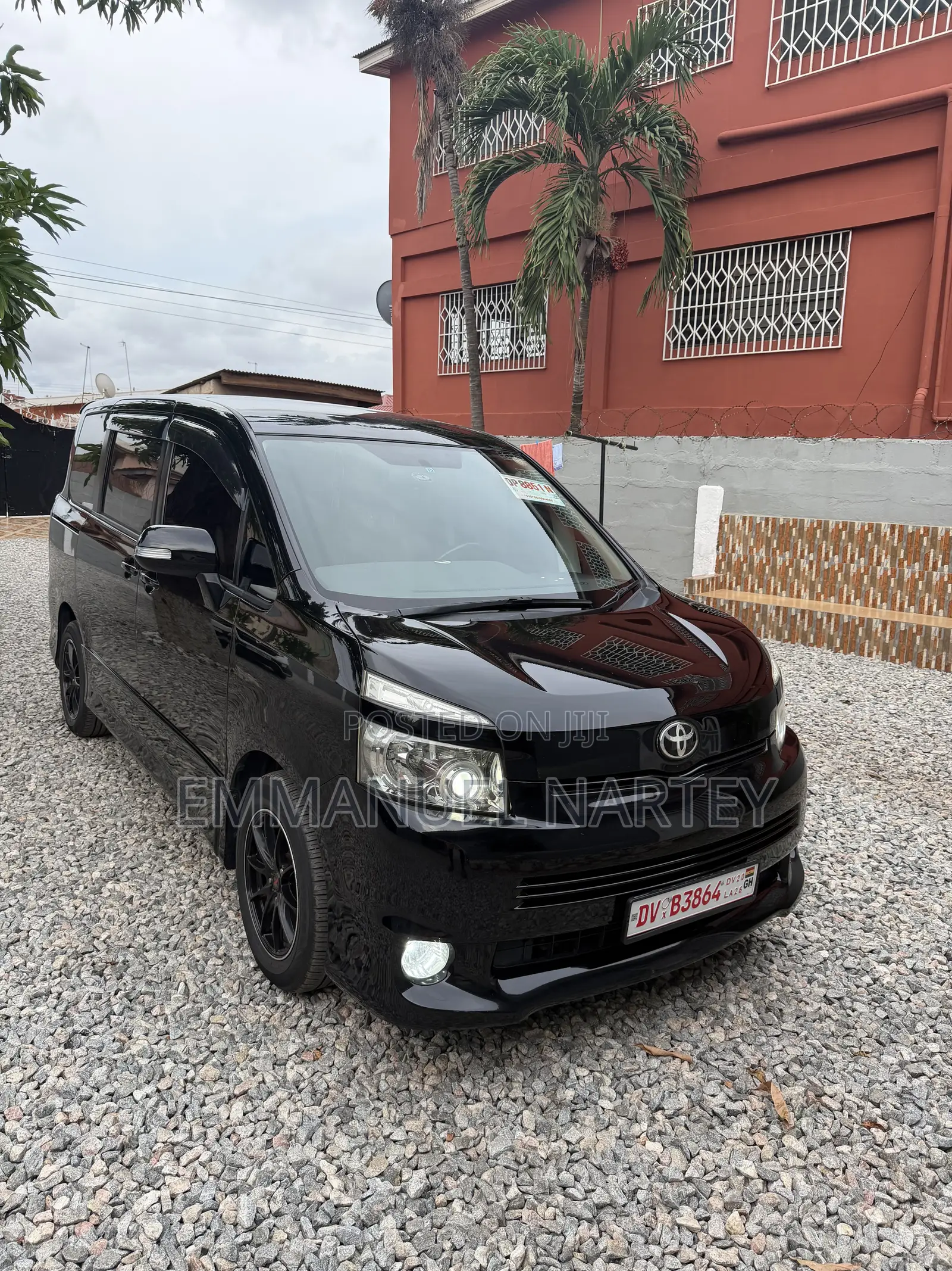 Toyota Voxy 2010 Black