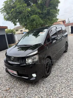 Toyota Voxy 2010 Black
