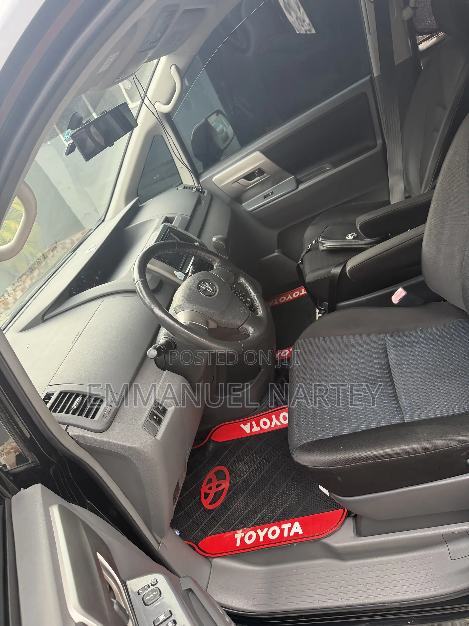 Toyota Voxy 2010 Black