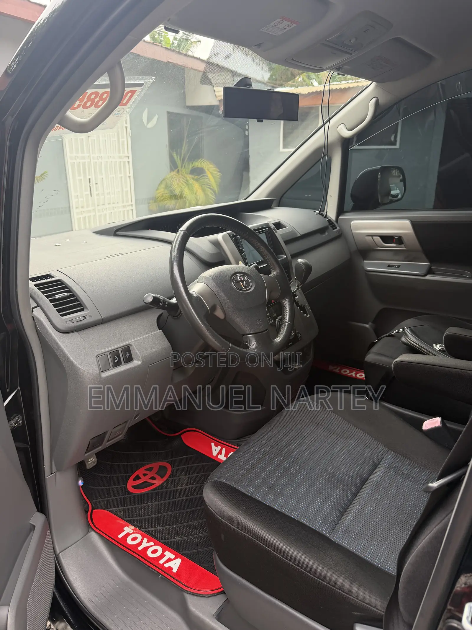 Toyota Voxy 2010 Black