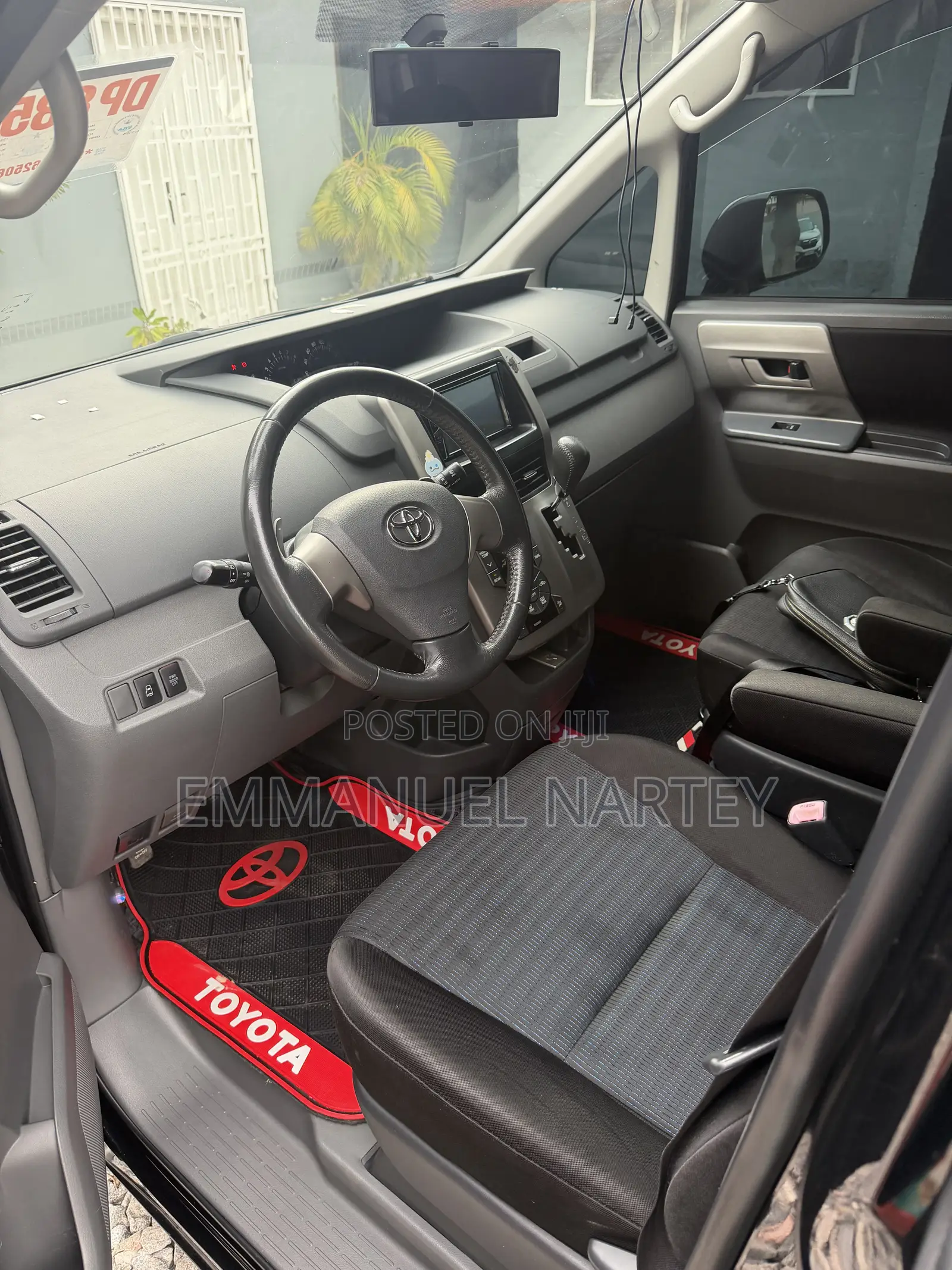 Toyota Voxy 2010 Black