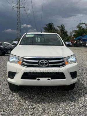 Toyota Hilux Revo Double Cab Petrol 2.7 AWD 2017 White