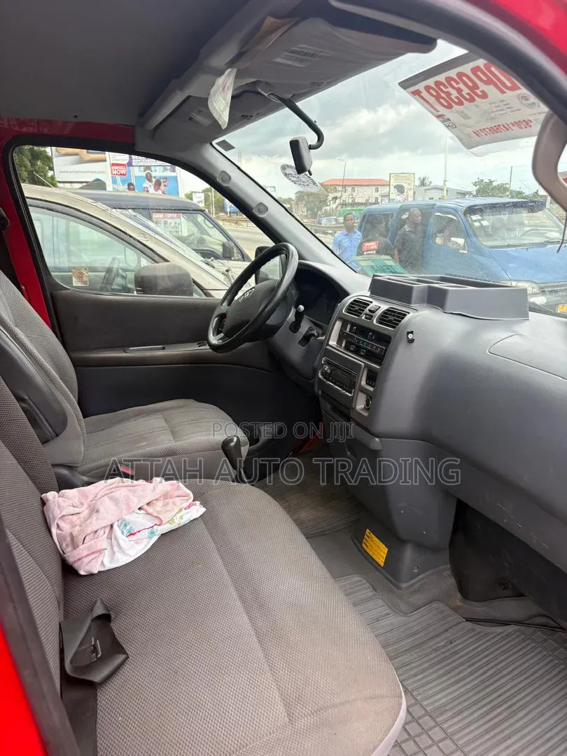 Toyota HiAce 2009 Blue