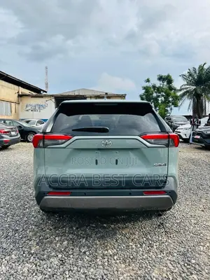 Toyota RAV4 2020 Green