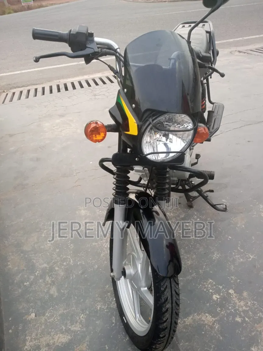 Bajaj Boxer 2026 Black