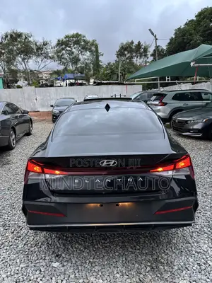 Hyundai Elantra Limited 2023 Black