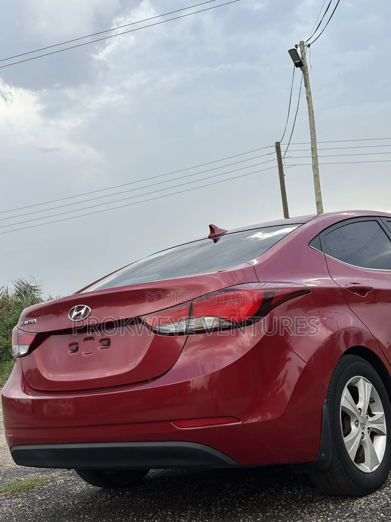 Hyundai Elantra Value Edition Sedan FWD (1.8L 4cyl 6A) 2016 Red