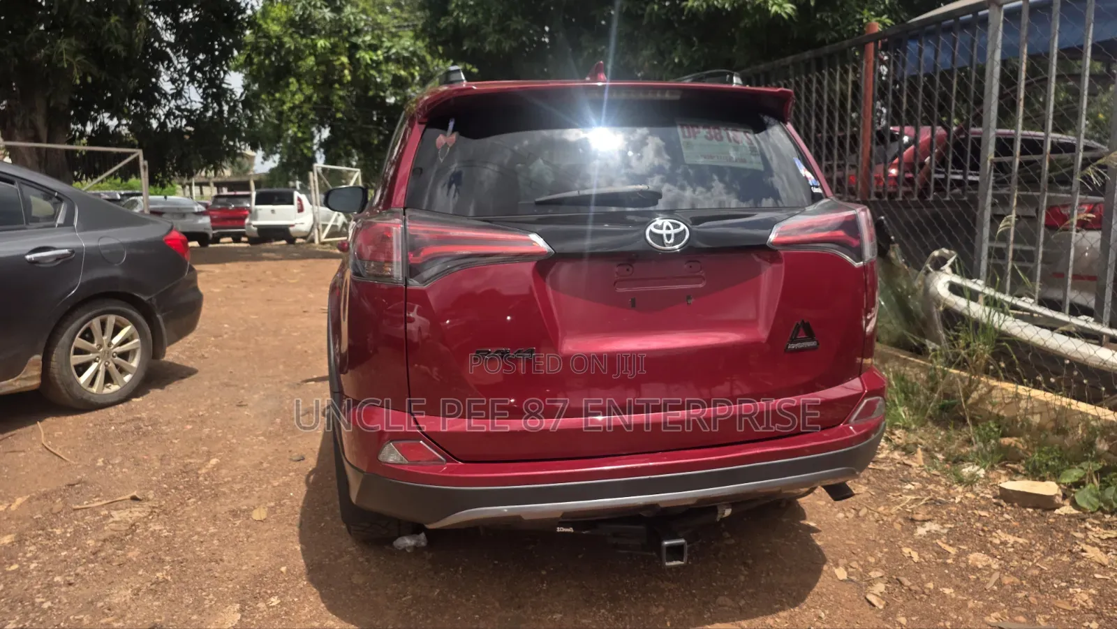 Toyota RAV4 XLE 4dr SUV AWD (2.5L 4cyl 6A) 2018 Red