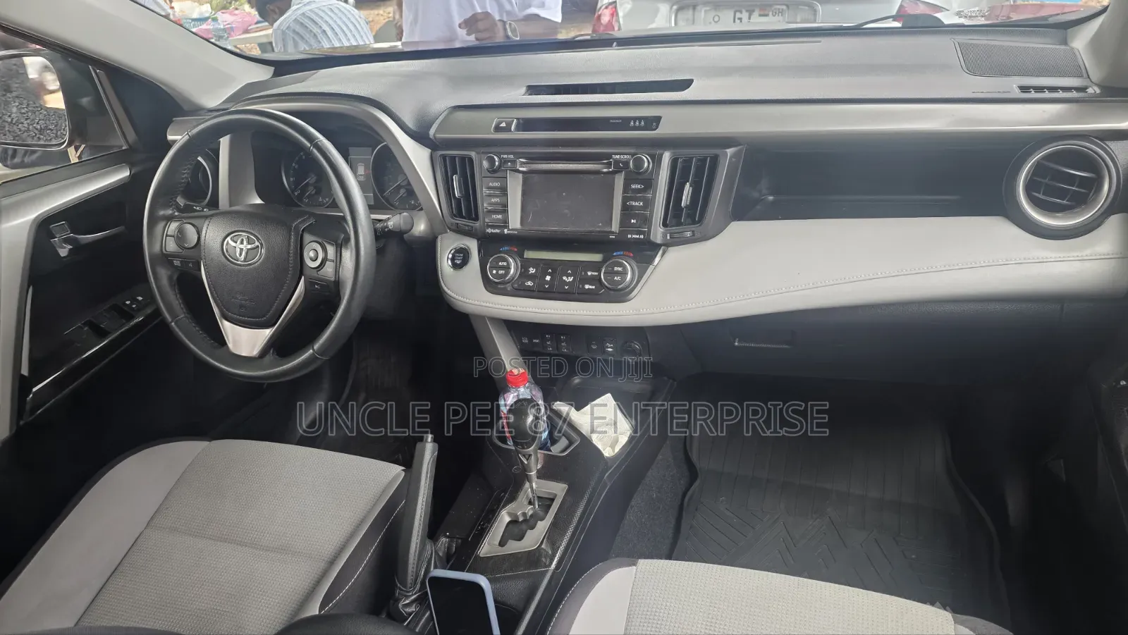 Toyota RAV4 XLE 4dr SUV AWD (2.5L 4cyl 6A) 2018 Red