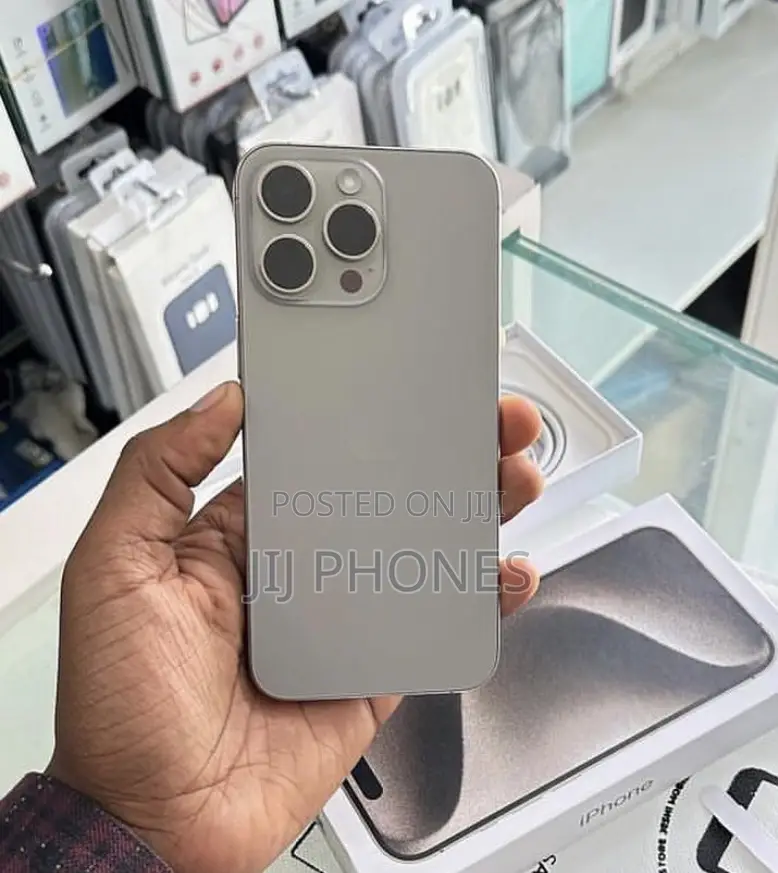 Apple iPhone 15 Pro Max 256 GB Silver