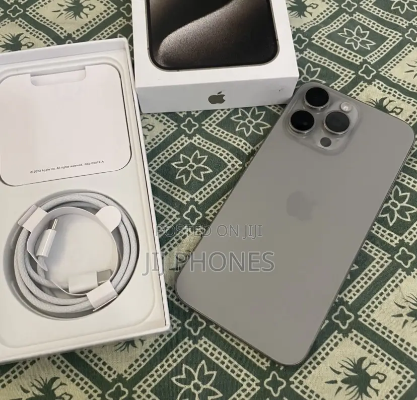 Apple iPhone 15 Pro Max 256 GB Silver