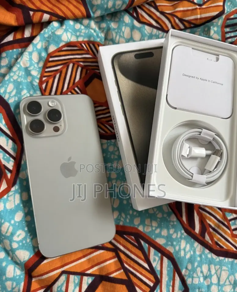 Apple iPhone 15 Pro Max 256 GB Silver