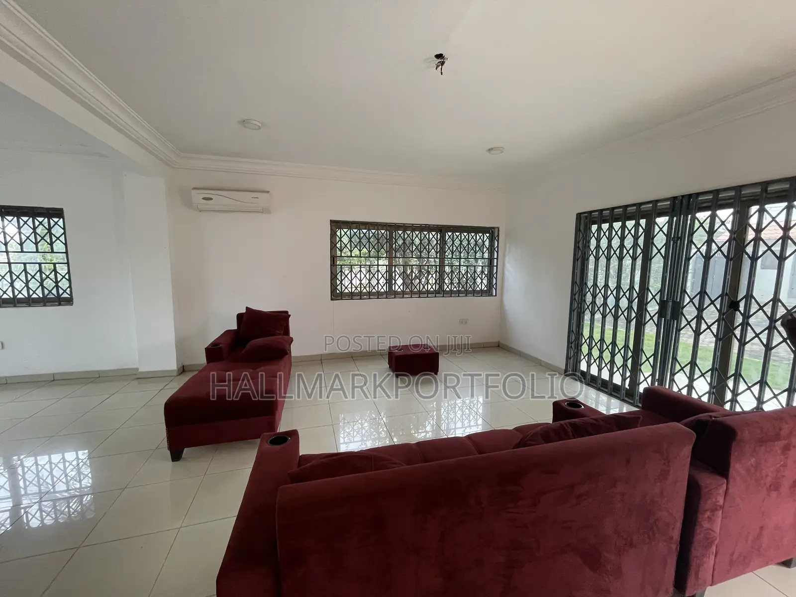 20bdrm Townhouse/Terrace in North Legon for sale