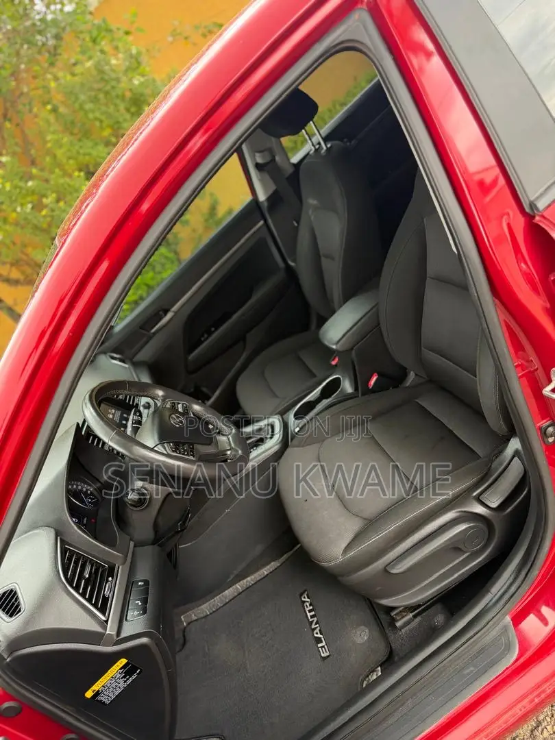 Hyundai Elantra 2017 Red