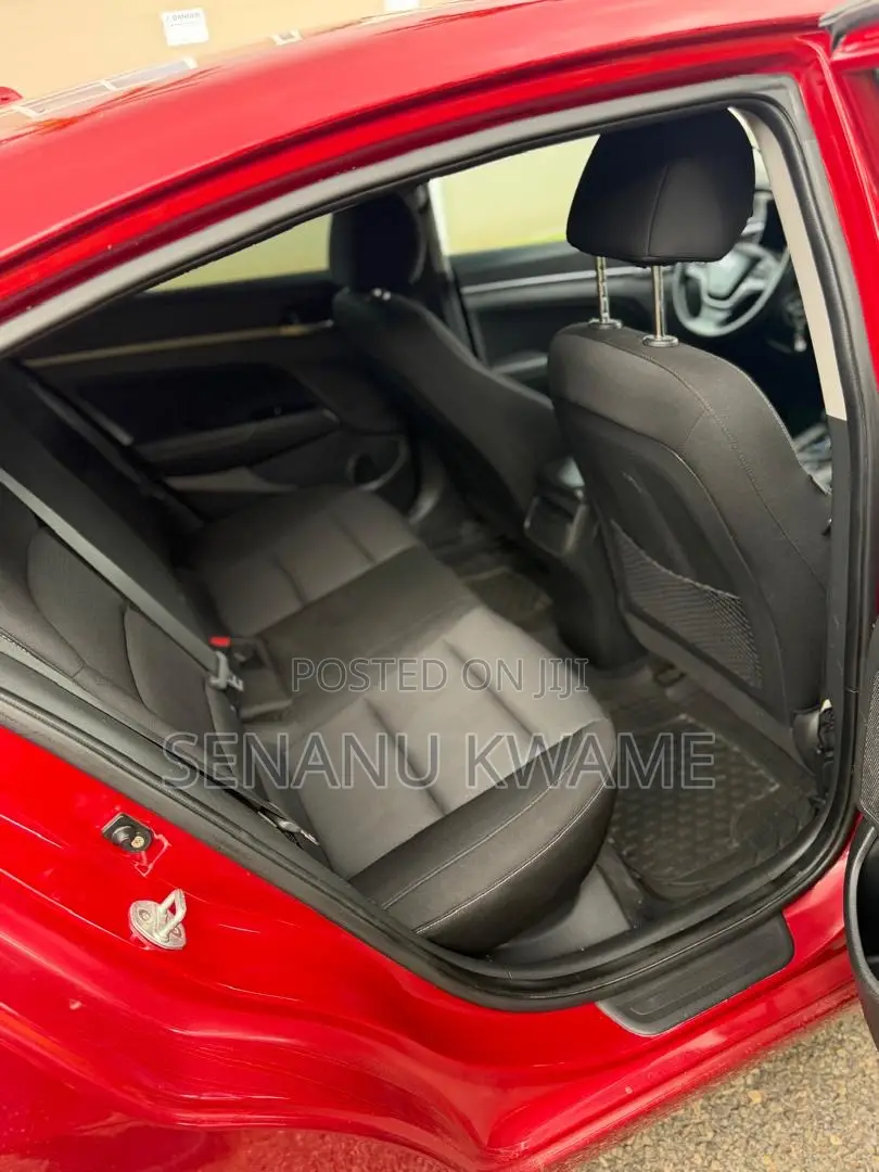 Hyundai Elantra 2017 Red