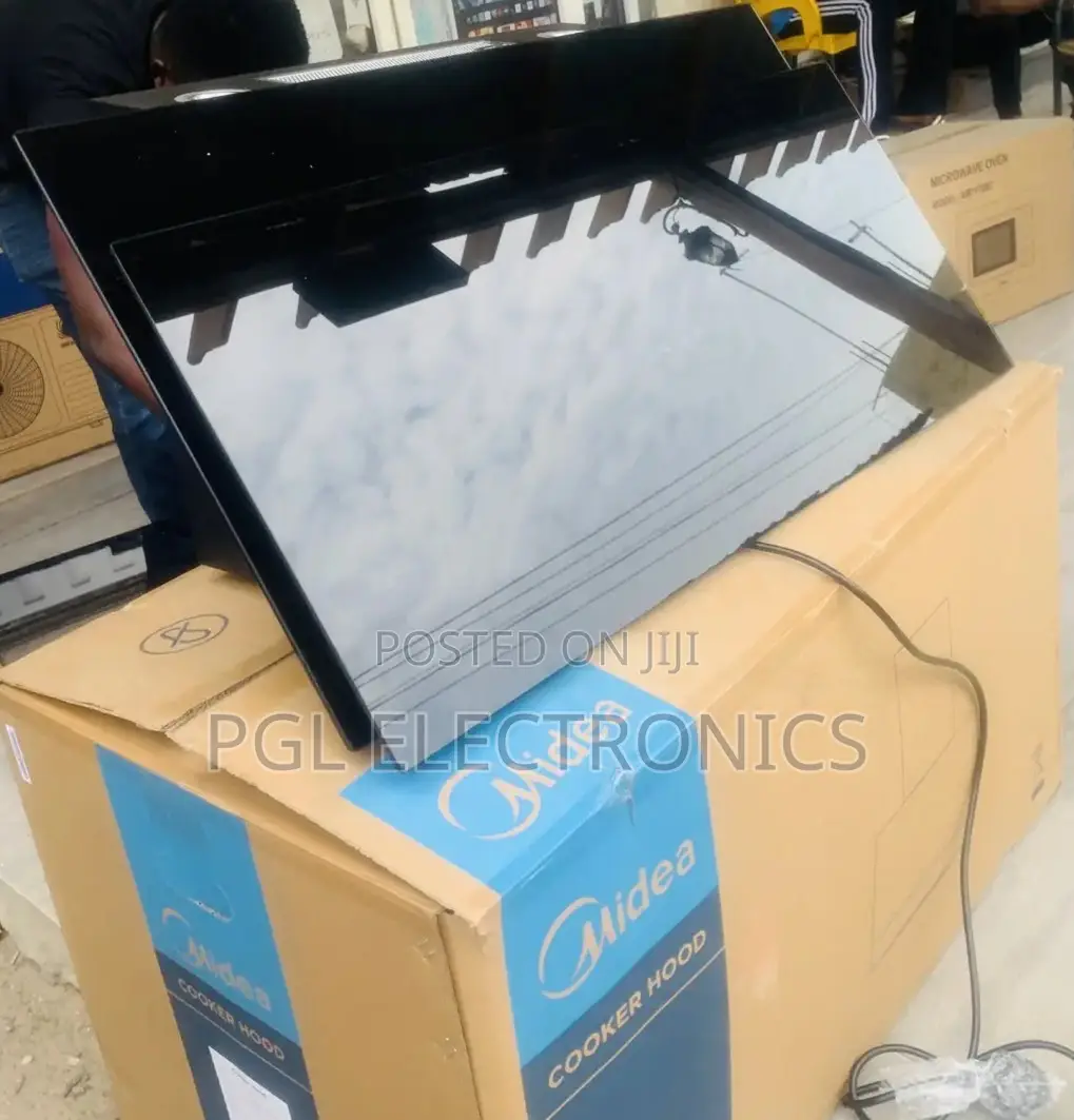 Midea 90cm Angled Cooker Hood W/ Black Tempered Glass | 90j72-B