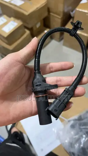 Hyundai Accent Elantra 2pin Crank Sensor 2012--2b000 )