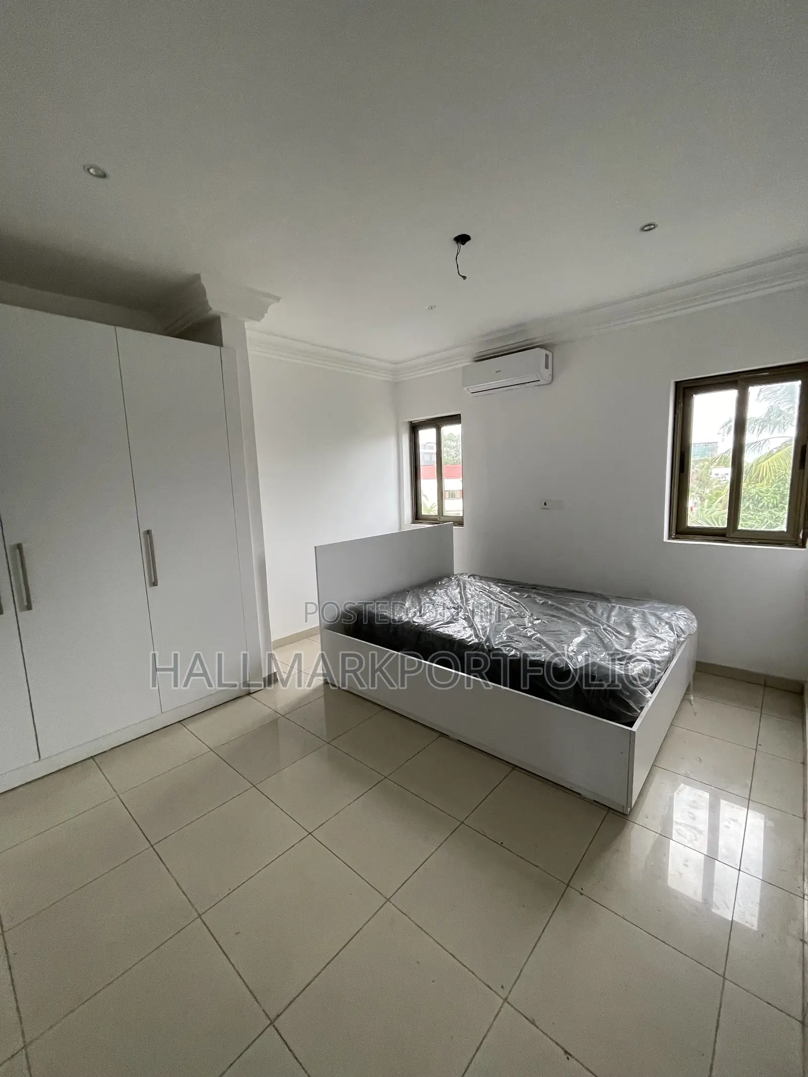 20bdrm Townhouse/Terrace in North Legon for sale