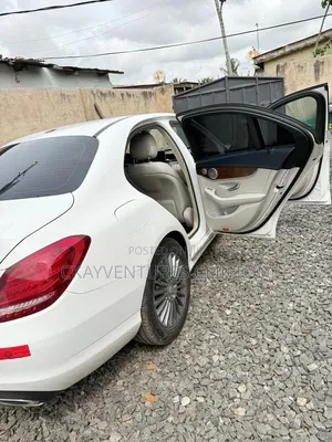Mercedes-Benz C300 Base AWD 4Matic Sedan (2.0L 4cyl 7A) 2015 White