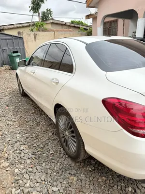 Mercedes-Benz C300 Base AWD 4Matic Sedan (2.0L 4cyl 7A) 2015 White