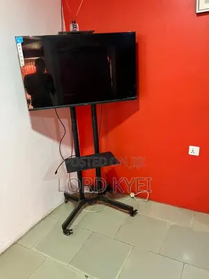 42 Inch Tv With Ajustable Movable Stand