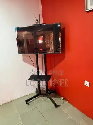 42 Inch Tv With Ajustable Movable Stand