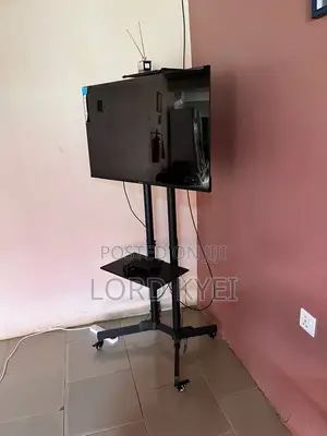 42 Inch Tv With Ajustable Movable Stand