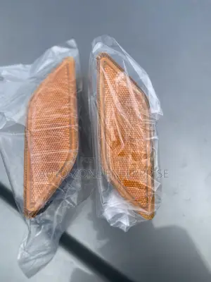 Mercedes Benz C300 Fender Light/Side Light Pair
