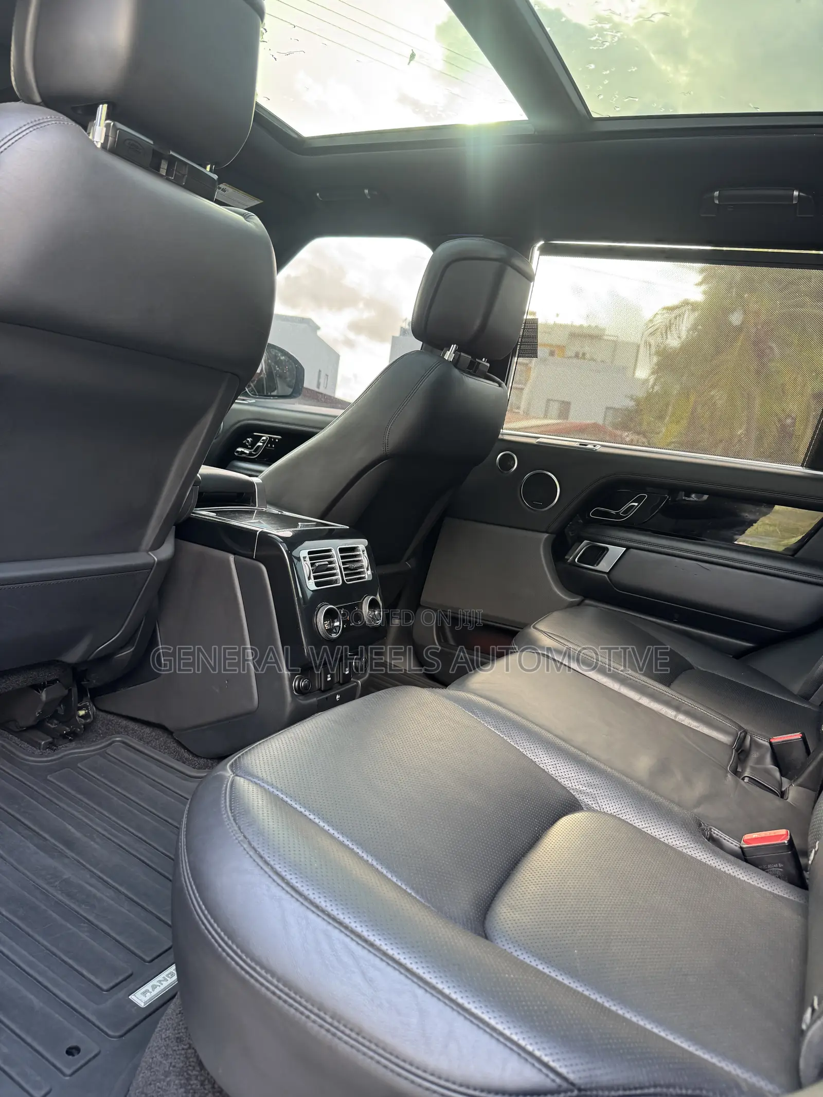 Land Rover Range Rover Vogue 2019 Black