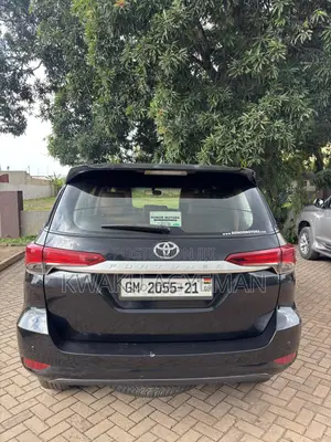 Toyota Fortuner 2.4 D AWD 2018 Black