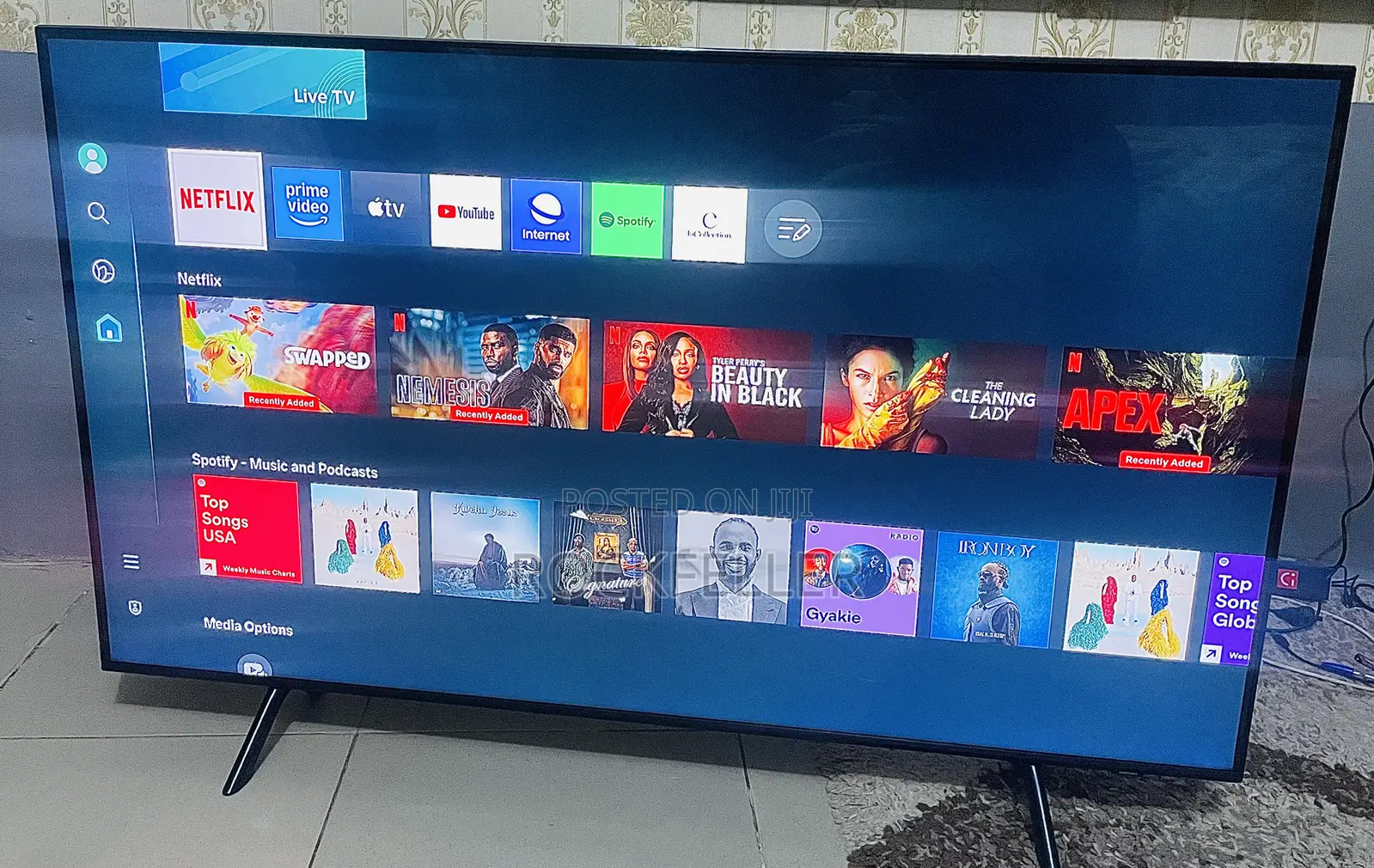 Uk Used Samsung Qled Uhd HDR Smart Digital Satellite Airslim 50 Inches
