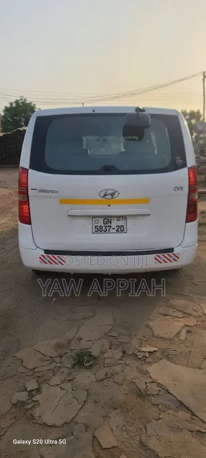 Hyundai H1 2012 White