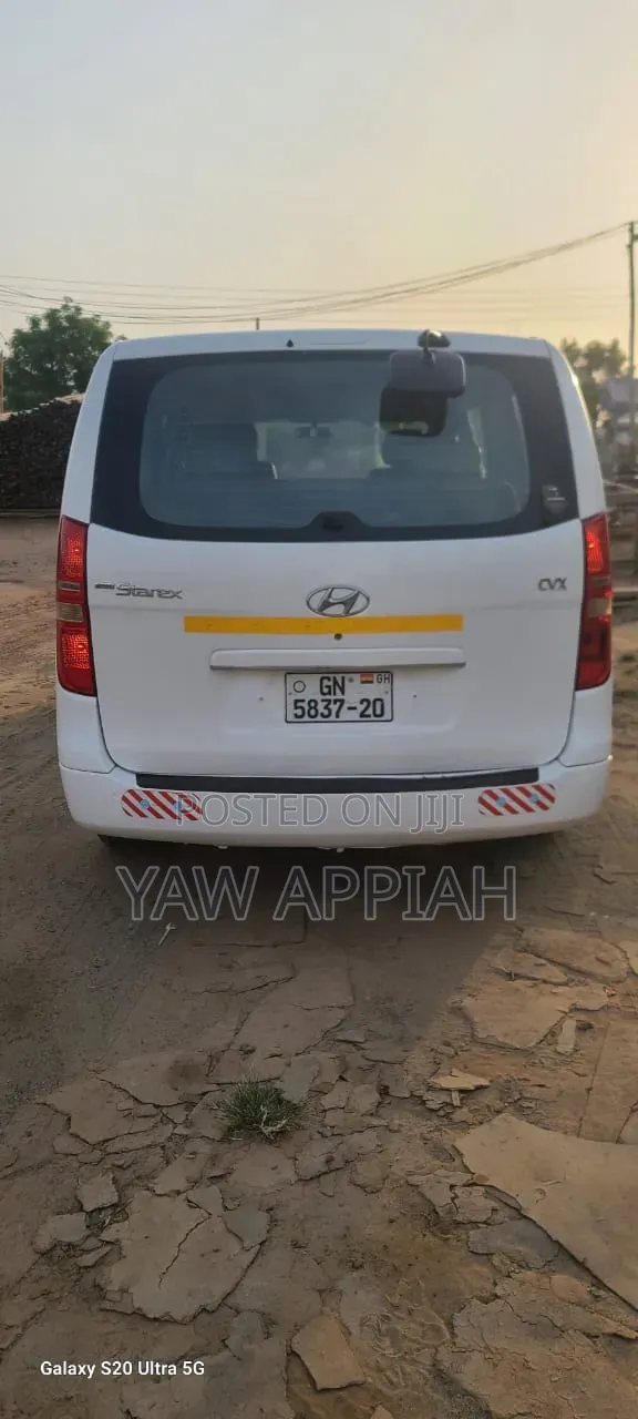 Hyundai H1 2012 White