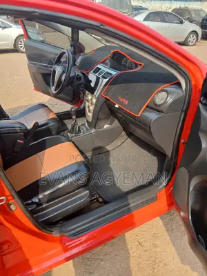 Toyota Yaris SE Hatchback 5dr 2013 Red