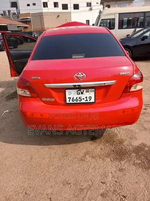 Toyota Yaris SE Hatchback 5dr 2013 Red