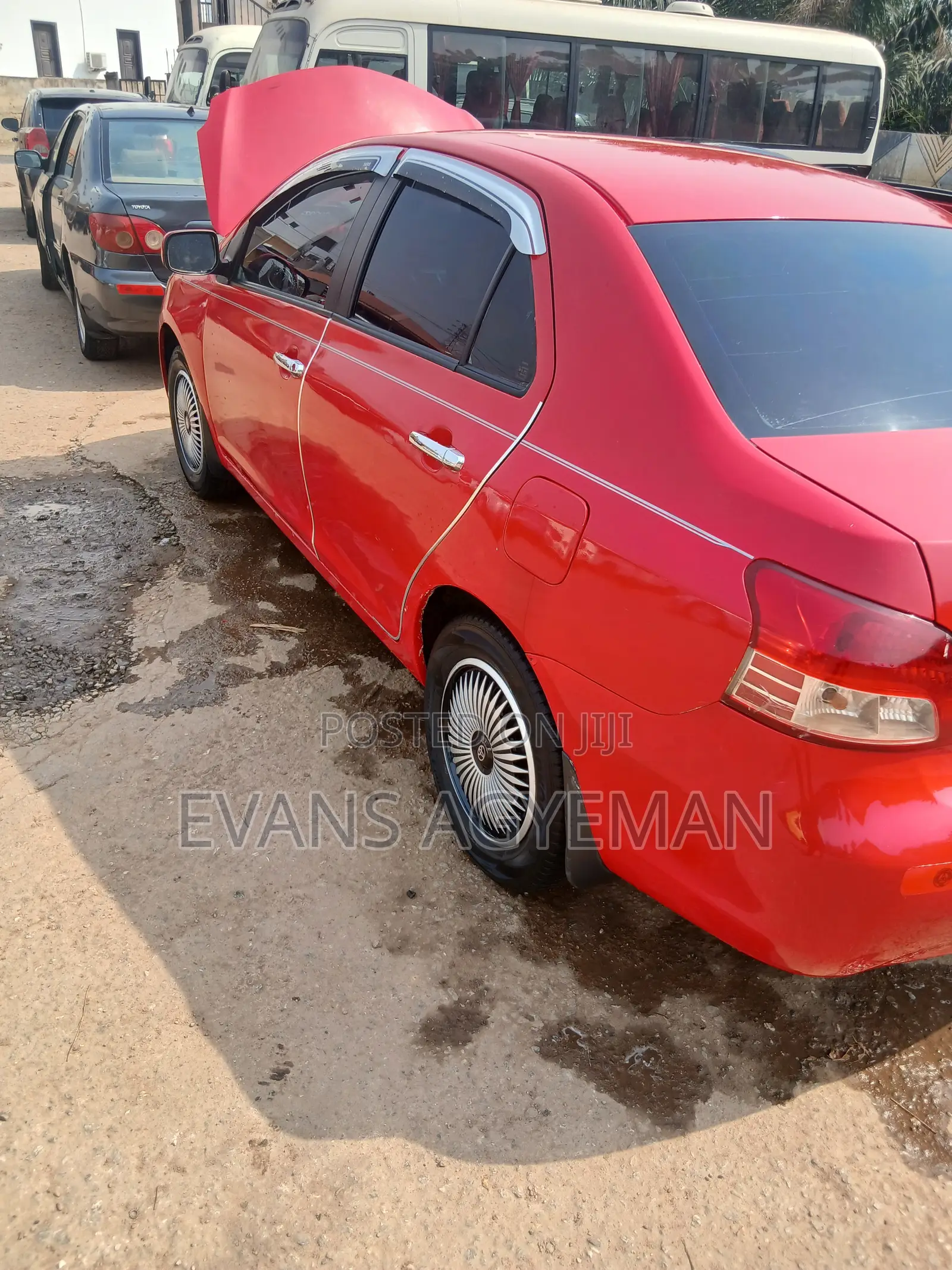 Toyota Yaris SE Hatchback 5dr 2013 Red