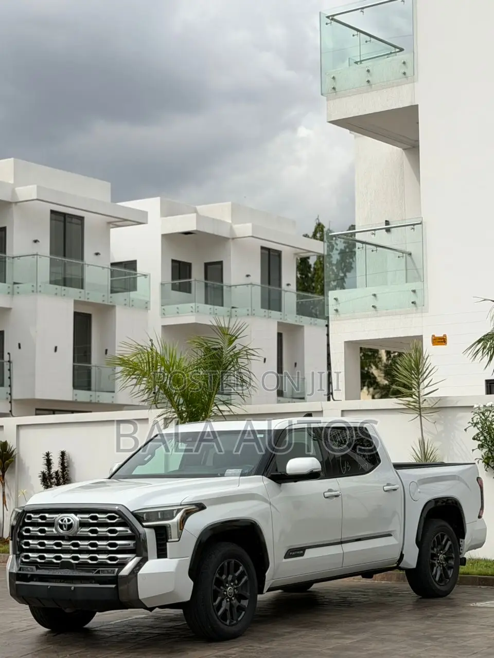 Toyota Tundra Limited 2022 White