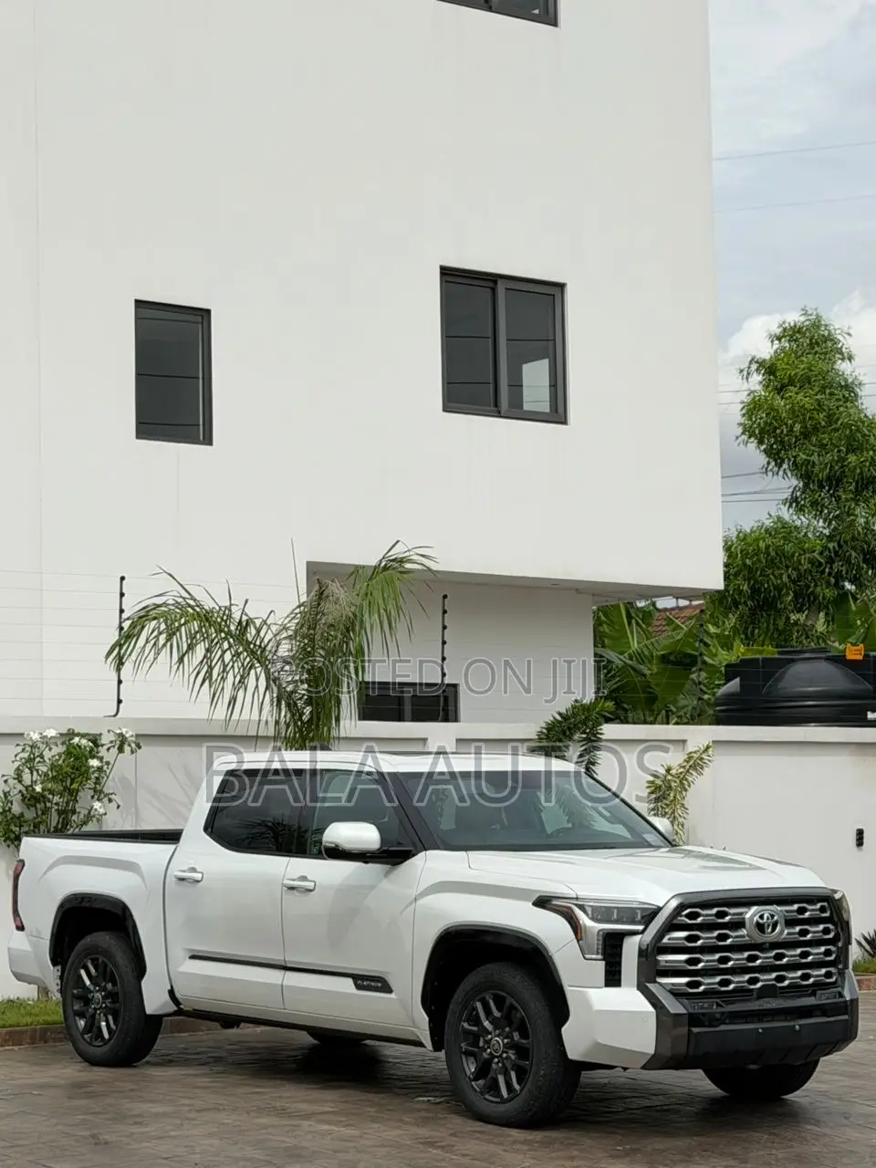 Toyota Tundra Limited 2022 White